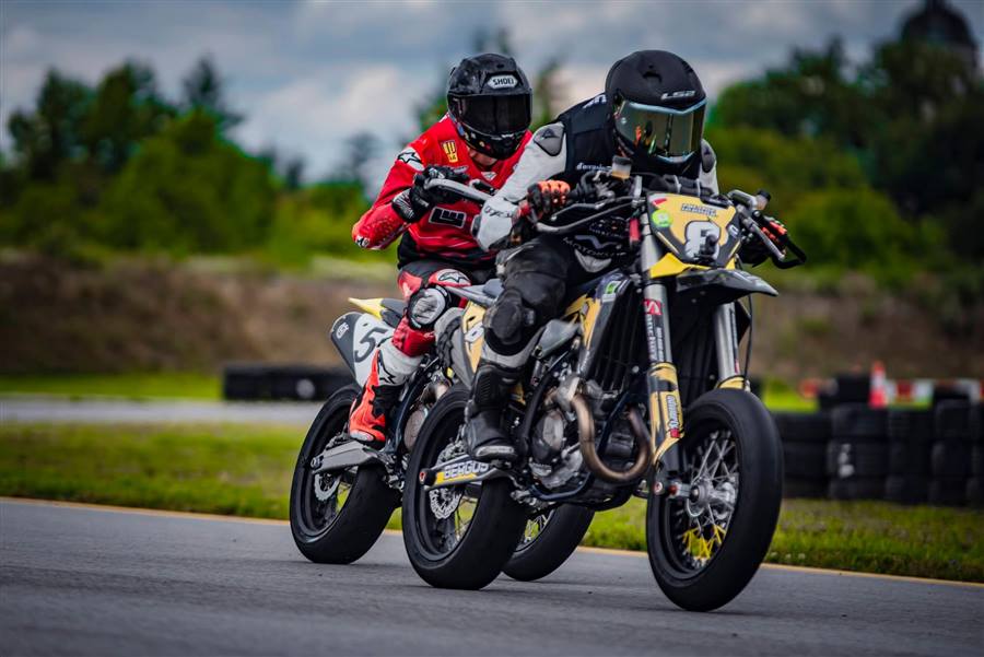 Supermoto na torze
